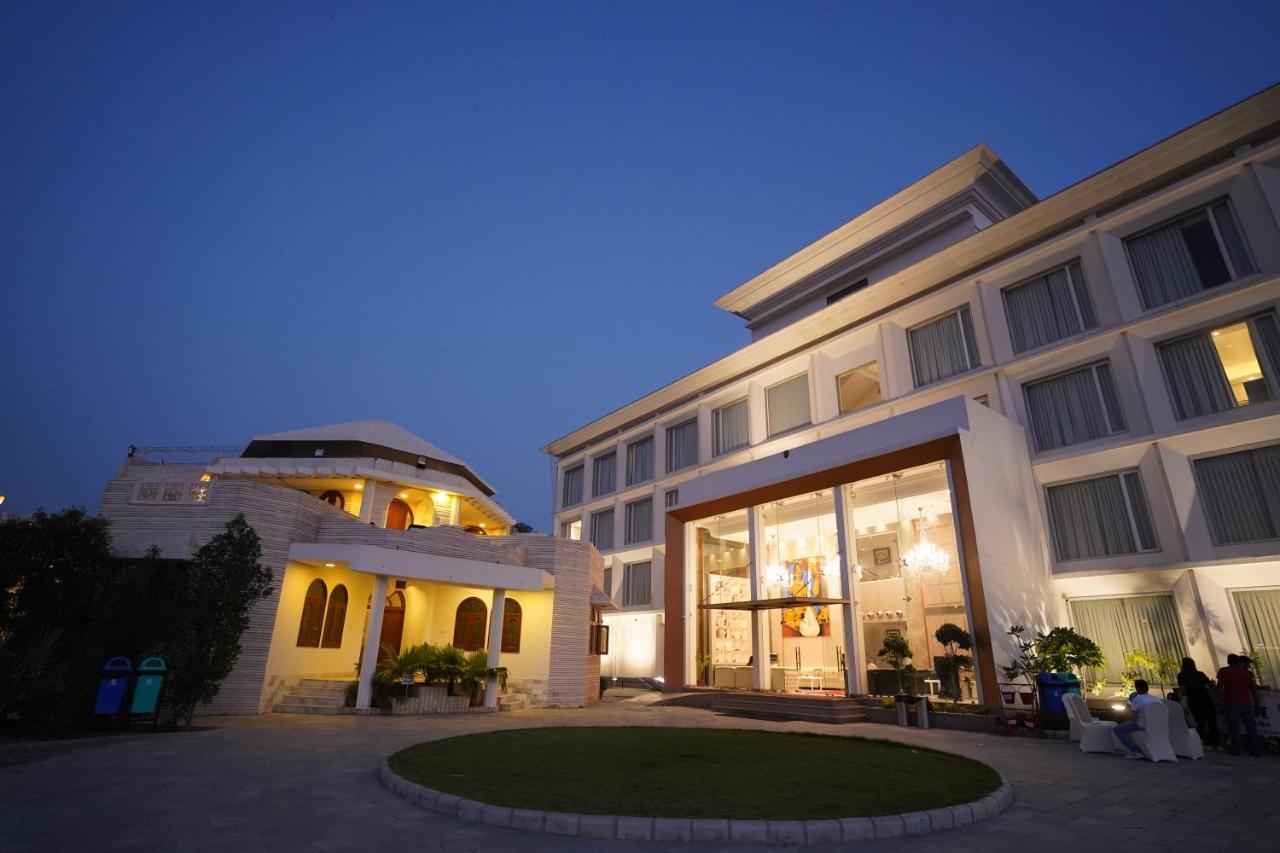 Stardom Resort Dźajpur Zewnętrze zdjęcie