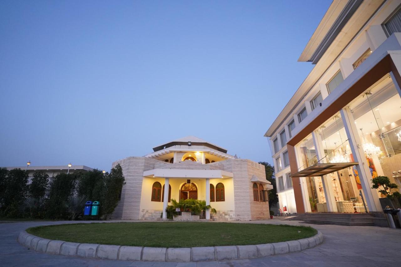 Stardom Resort Dźajpur Zewnętrze zdjęcie