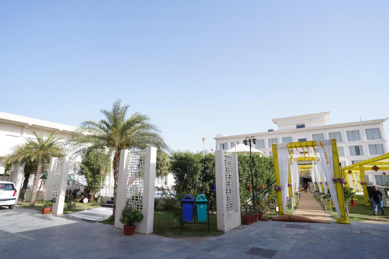 Stardom Resort Dźajpur Zewnętrze zdjęcie
